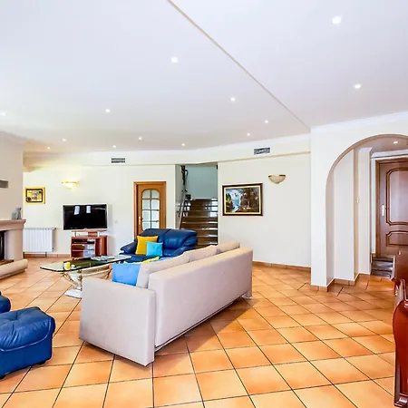 Villa Samoa - Moradia Com Piscina Aquecivel E Bbq Em