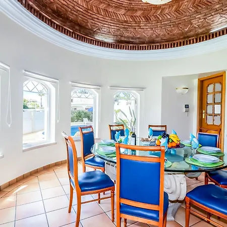 Villa Samoa - Moradia Com Piscina Aquecivel E Bbq Em