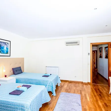 Villa Samoa - Moradia Com Piscina Aquecivel E Bbq Em *