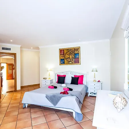 Samoa - Moradia Com Piscina Aquecivel E Bbq Em * Albufeira