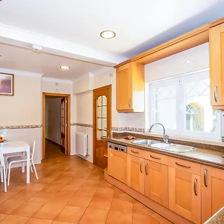 Samoa - Moradia Com Piscina Aquecivel E Bbq Em Albufeira